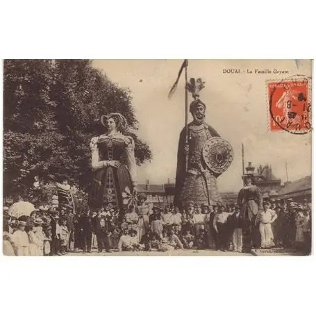 Prix Cassé Carte postale 59 - Douai - La famille Gayant