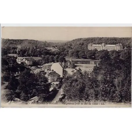 Carte postale 61 - Bagnoles-de-L'orne - Vue generale prise du Roc au chien- Non voyage - Dos Livraison Express