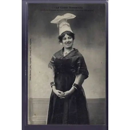 Top Vente Carte postale 61 - Environ d' Argentan - La vieille Normandie - Coiffe et costume de basse