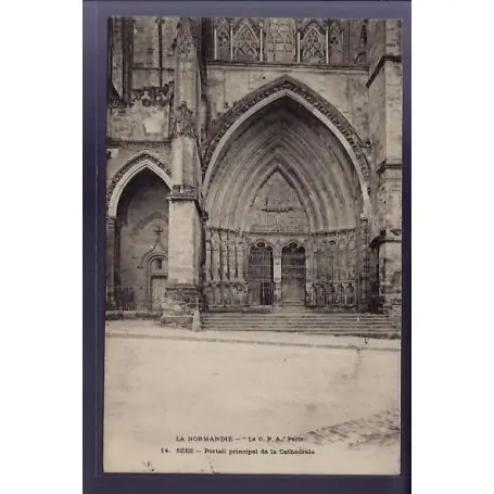 Carte postale 61 - Sees - portail principal de la cathedrale - Non voyage - Dos non divise Remise
