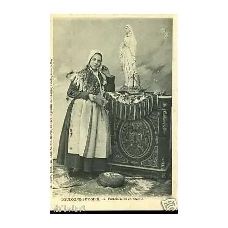 Carte postale 62 - Boulogne sur mer - Porteloise en ceremonie Nouveauté