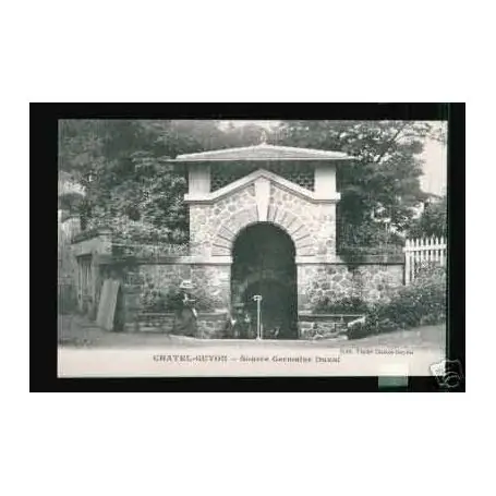 Carte postale 63 - CHATEL-GUYON - SOURCE GERMAINE DUVAL Petit Prix