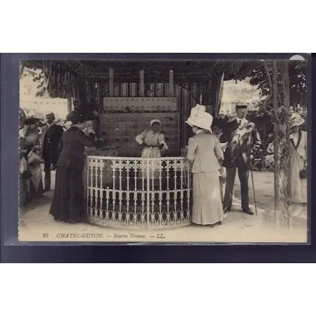Marque Carte postale 63 - Chatelguyon - Source Yvonne - Non voyage - Dos divise