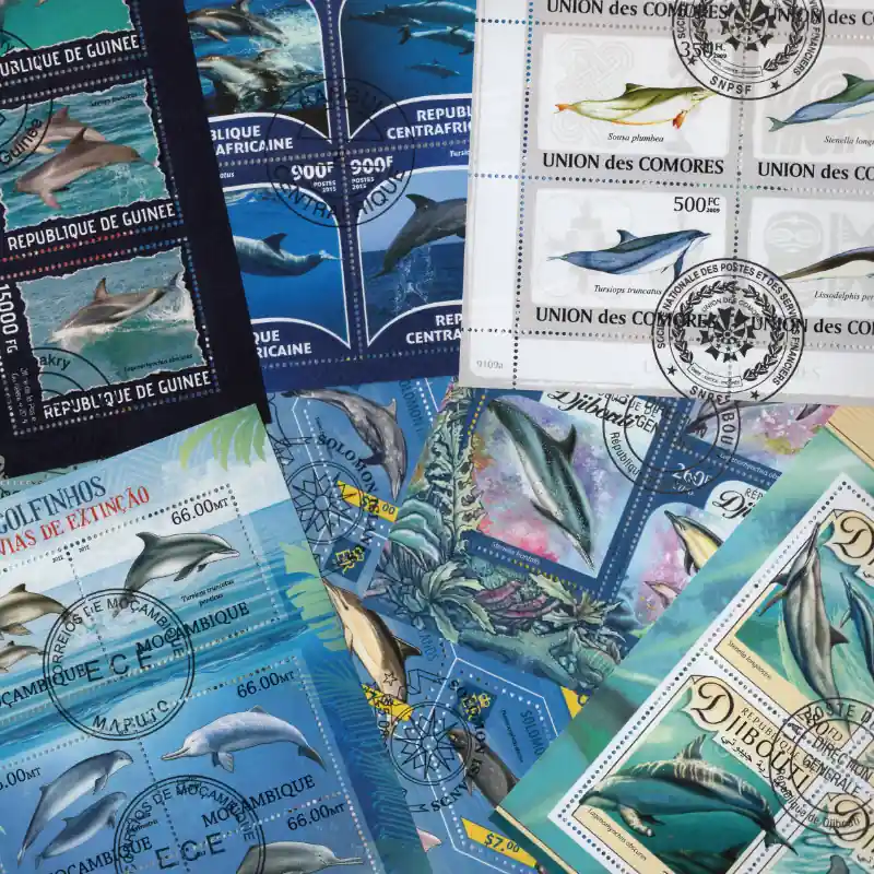 Livraison Gratuite Dauphins 10 blocs-feuillets de timbres thématiques.