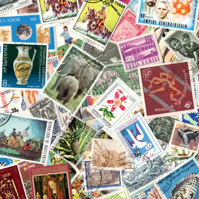 Timbres de collection de pays différents. Jusqu’à Épuisement Des Stocks