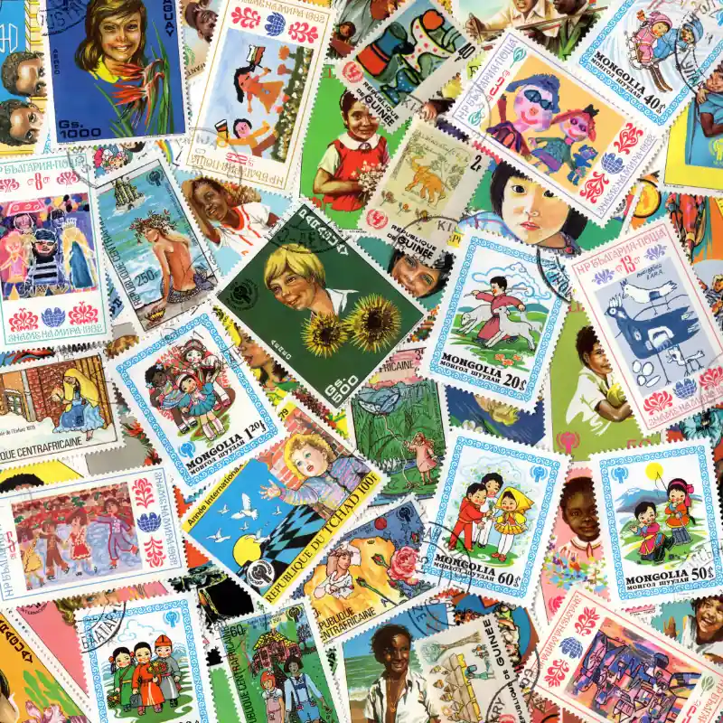 Meilleur Choix Enfance 50 timbres thématiques tous différents.