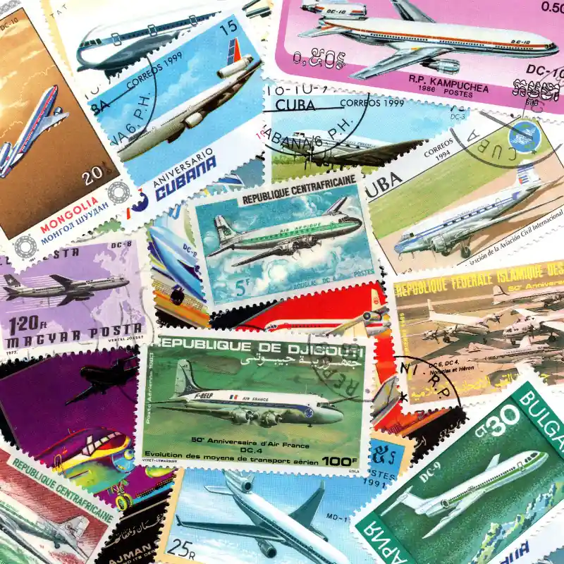 Avions DC 15 timbres thématiques tous différents. Commander Vite