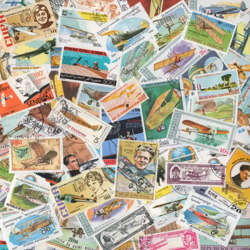 Avions anciens 50 timbres thématiques tous différents. Affaire À Saisir