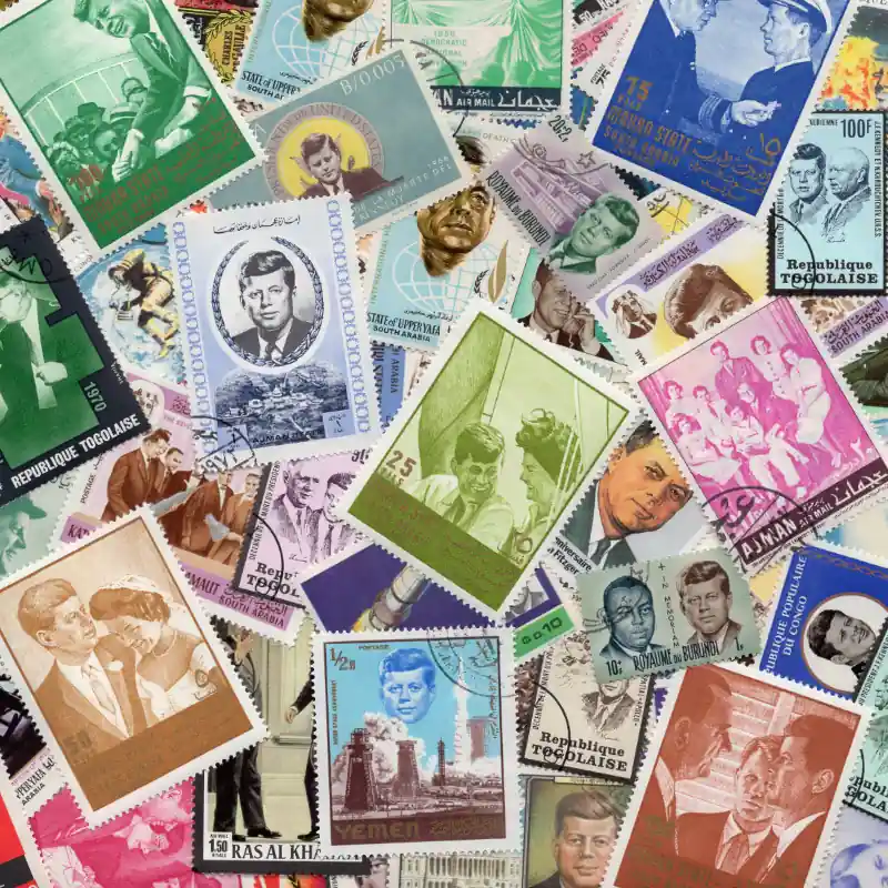 Top Qualité Kennedy 50 timbres thématiques tous différents.
