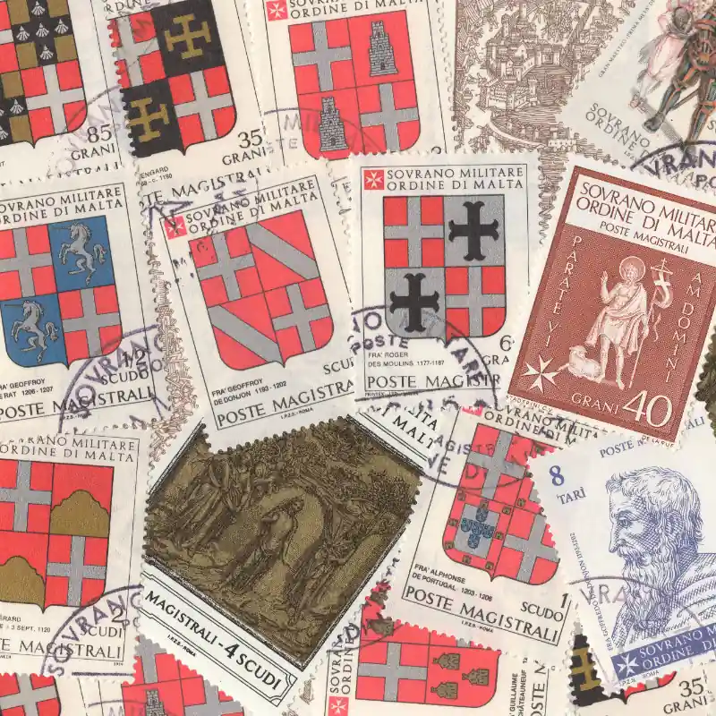 Ordre de Malte 15 timbres de collection tous différents. Expédition Rapide