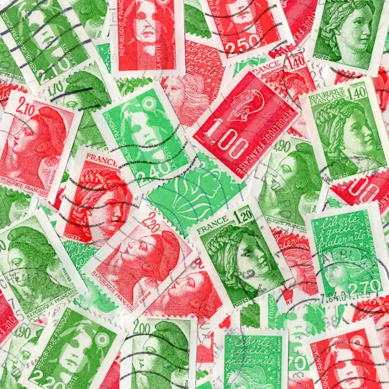 Populaire 25 timbres de France issus de roulette tous différents.