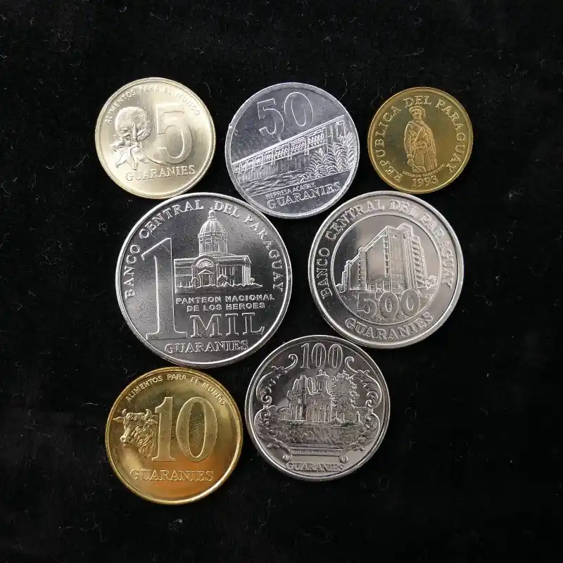 Paraguay 4 monnaies de collection. Populaire