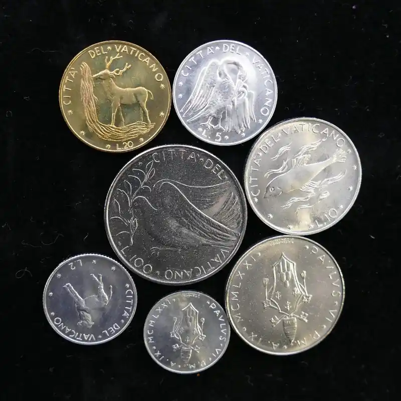 Vatican 7 monnaies de collection. Tendance
