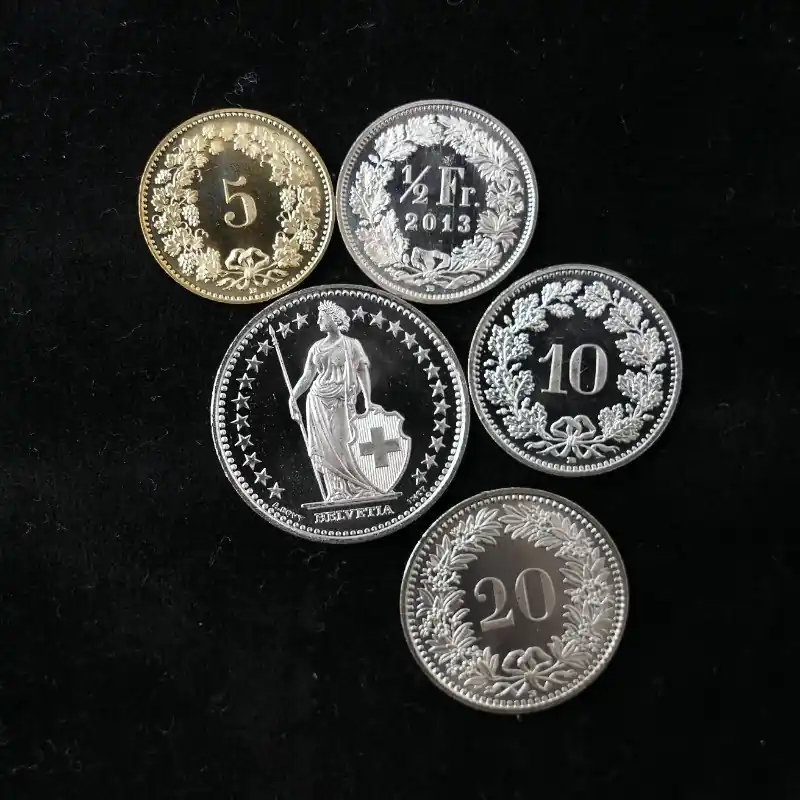 Suisse 5 monnaies de collection. Super Prix
