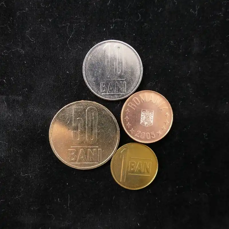 Petit Prix Roumanie 4 monnaies de collection.