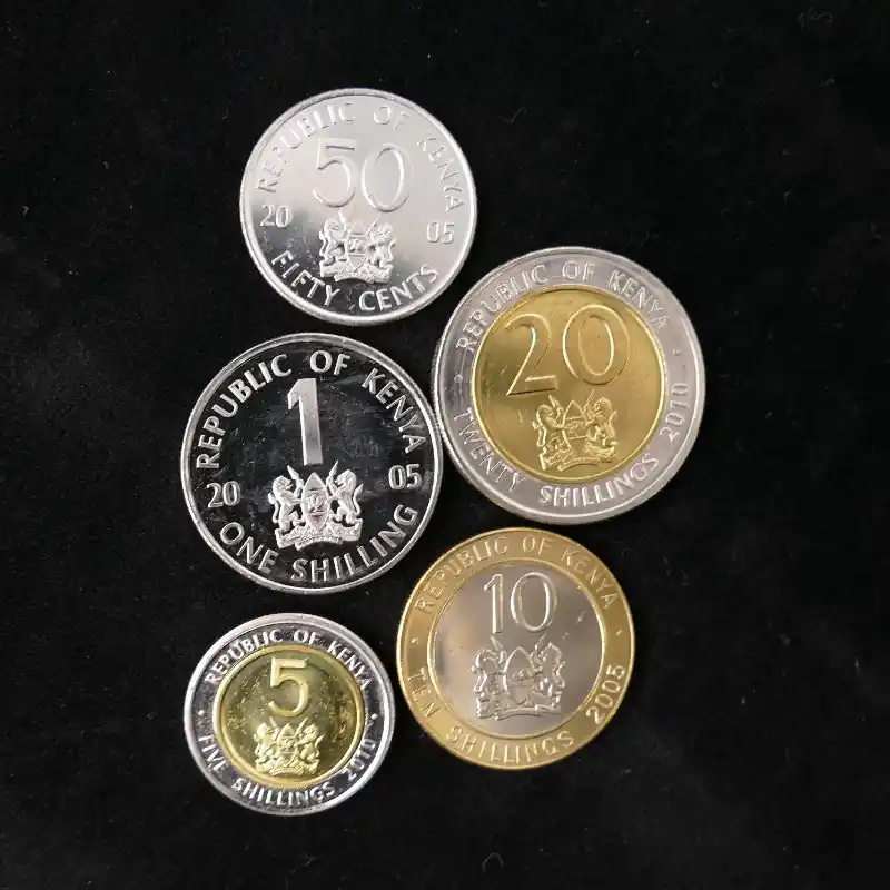 Kenya 5 monnaies de collection. Dernière Chance