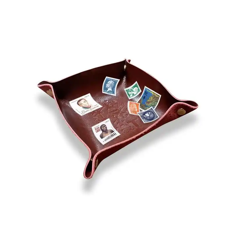 Vide poche en cuir format 17 x 17 cm. Promotion