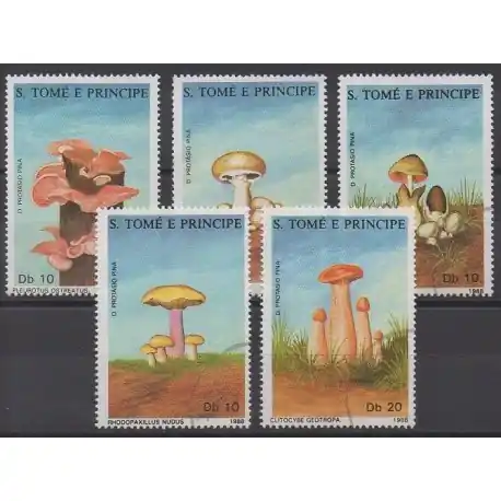 Nouvelle Collection Saint-Thomas et Prince - 1988 - No 899/903 - Champignons - Oblitérés
